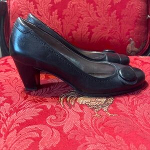 Ecco Black Leather Mid-Block Heel Pumps with Round Accent